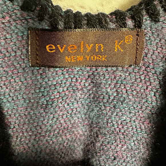 Everlyn K- Colorblock Soft Knit Kimono / Poncho Wrap- One Size - Picture 6 of 9